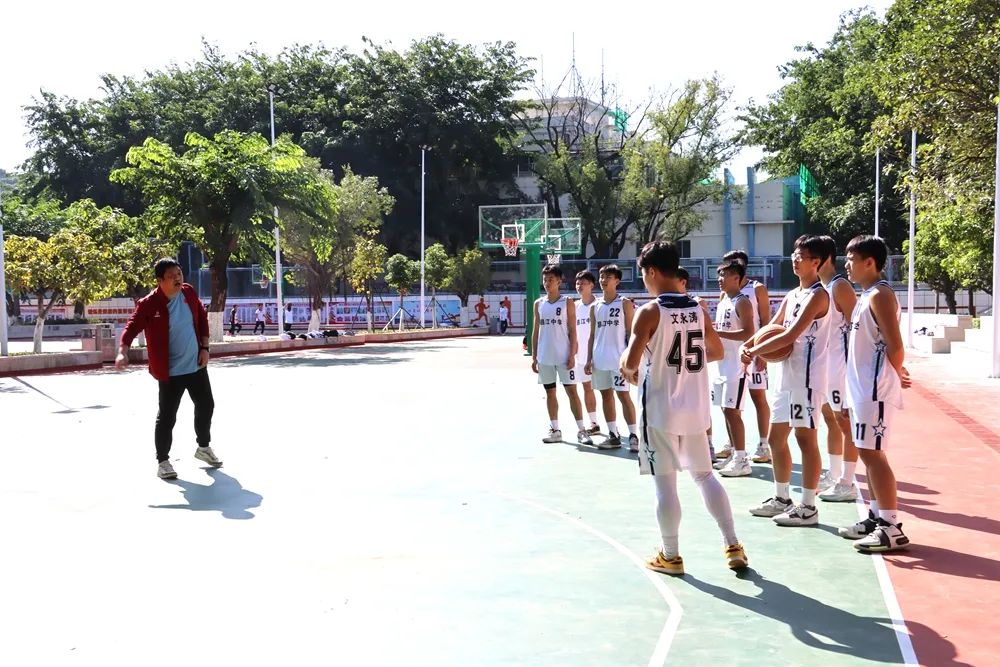 昌江中学荣获2023年海南省中学生运动会篮球赛亚军